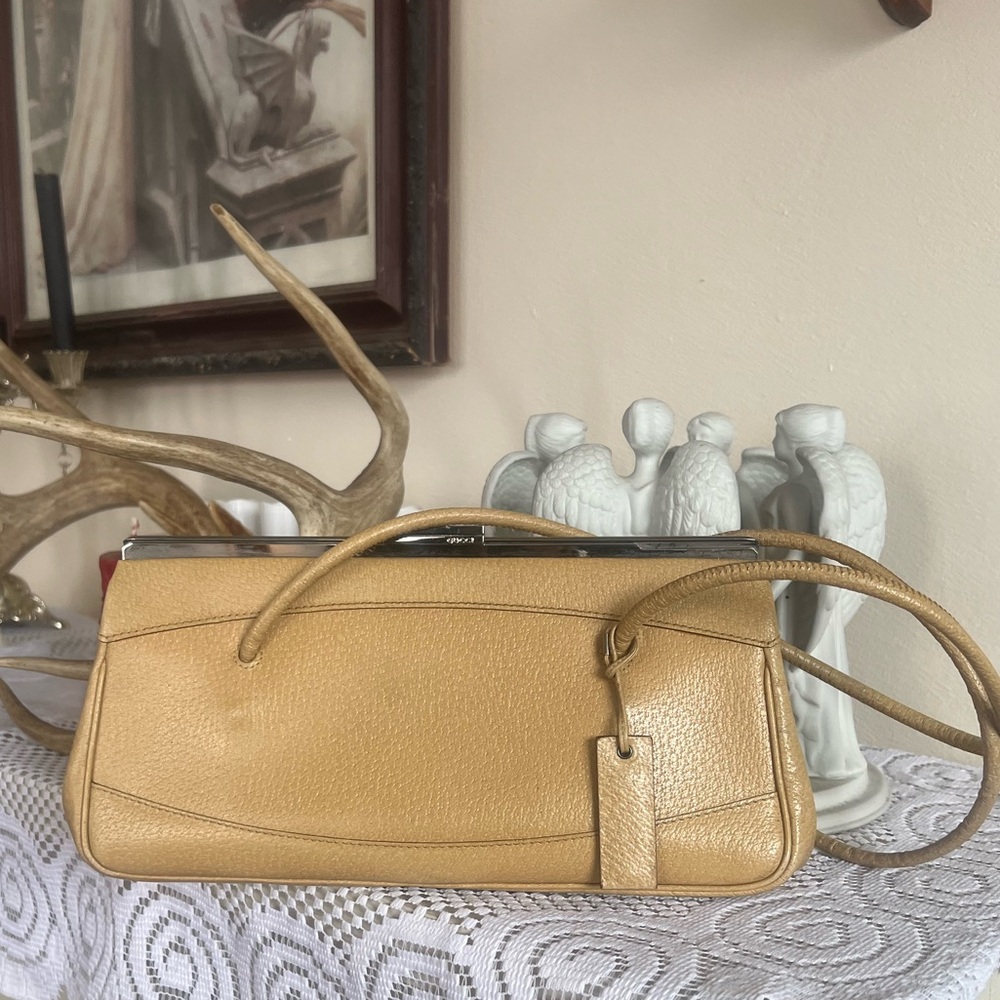 Vintage Gucci Beige Leather Baguette Shoulder Bag